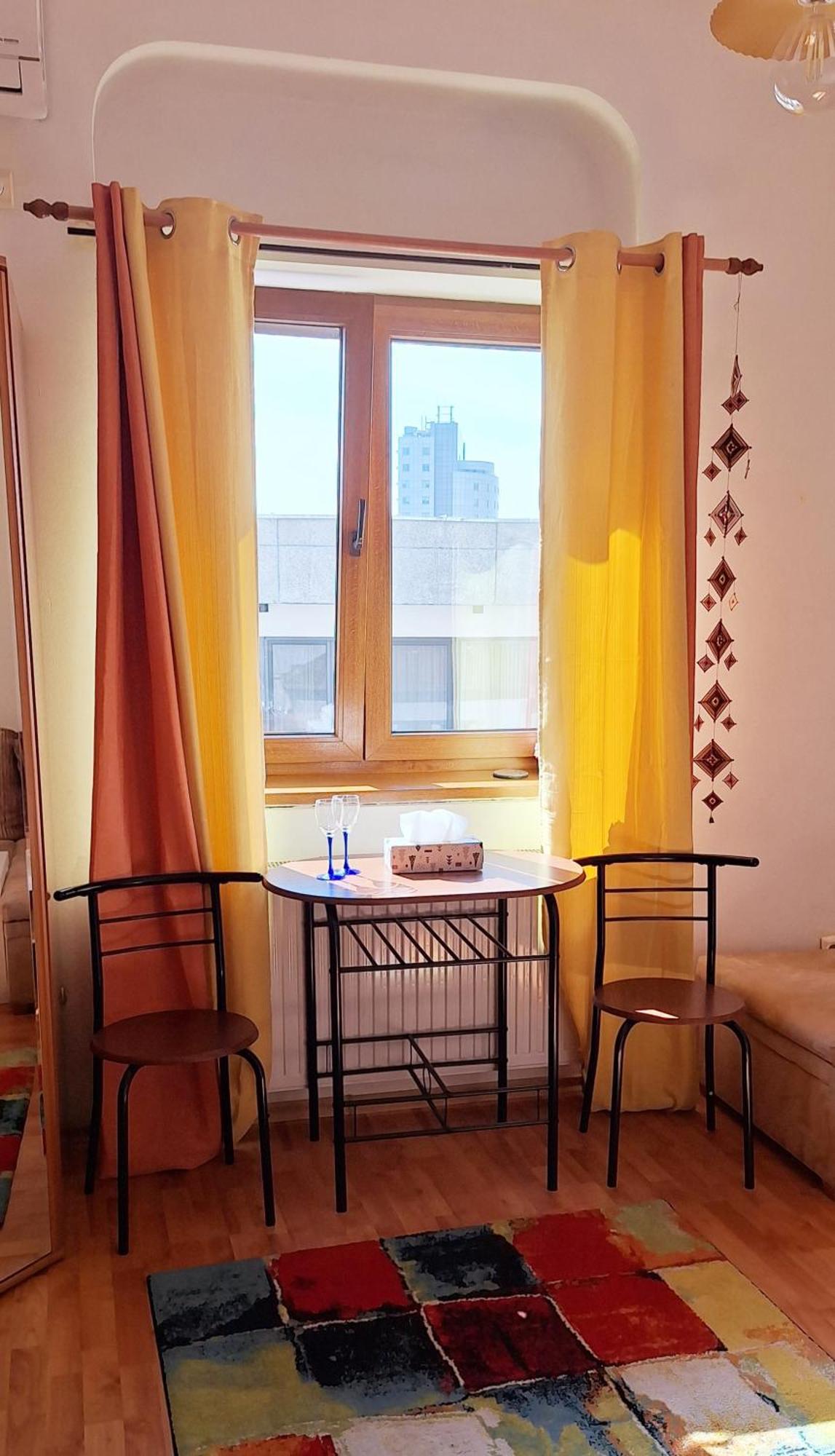 Super Central - Lovely One-Bedroom Apartment On Victoriei Avenue Bucareste Exterior foto